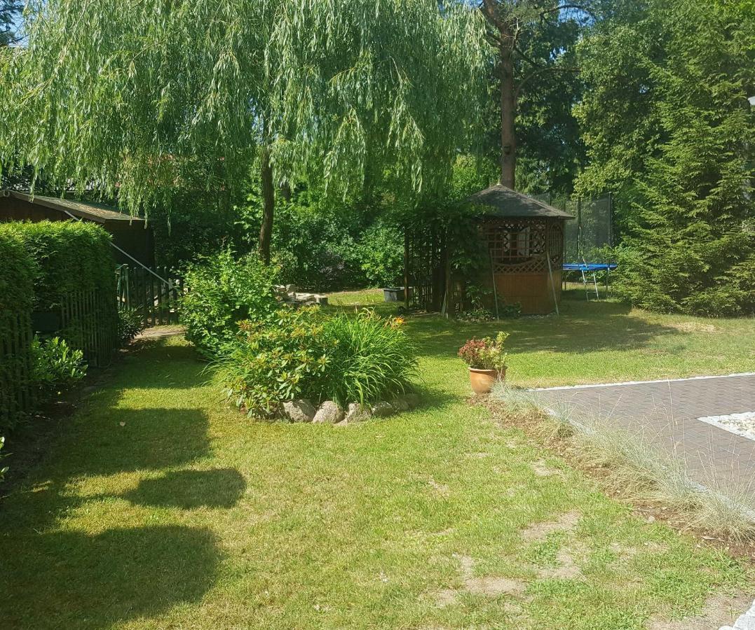 Blockhaus Canow Mit Fahrraedern Dış mekan fotoğraf