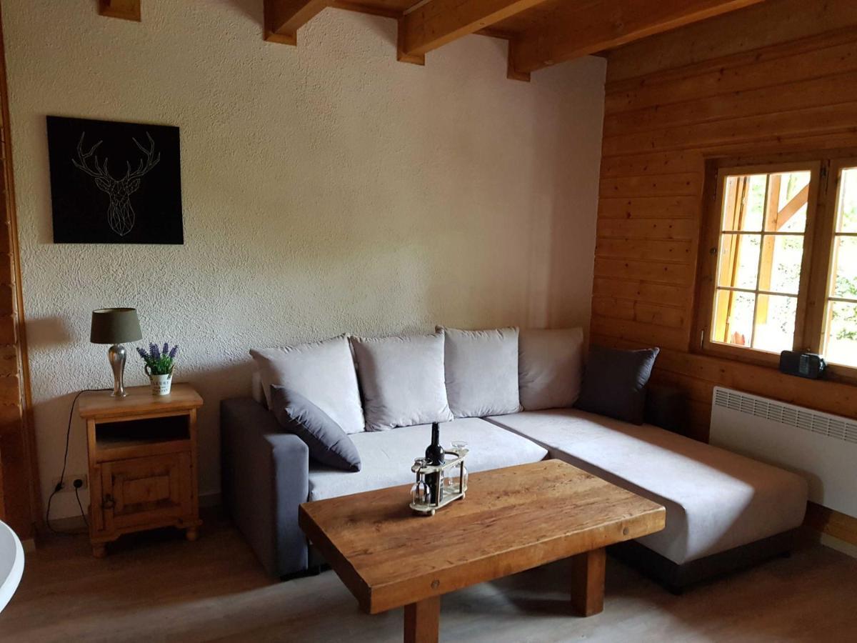 Blockhaus Canow Mit Fahrraedern Dış mekan fotoğraf