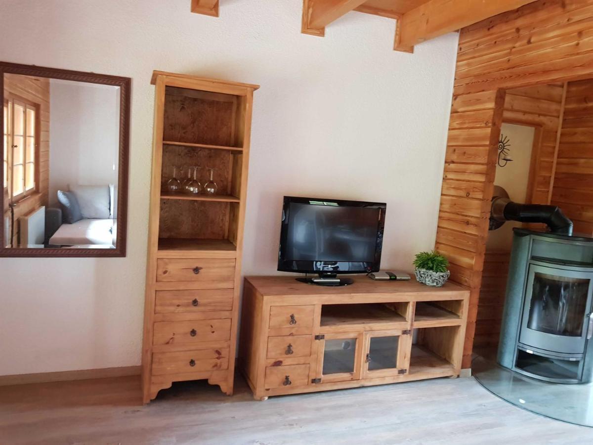 Blockhaus Canow Mit Fahrraedern Dış mekan fotoğraf